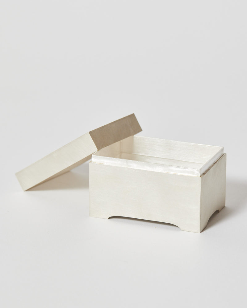 Kenny Yong-soo Son – Low rectangular silver box, 2023