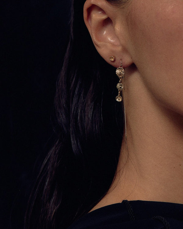 Abby Seymour — 'Aurora' Threader Earrings in 9kt Gold