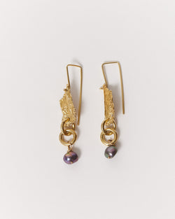 Sophie Quinn — 'Belle' Pearl Earrings in 9ct Yellow Gold
