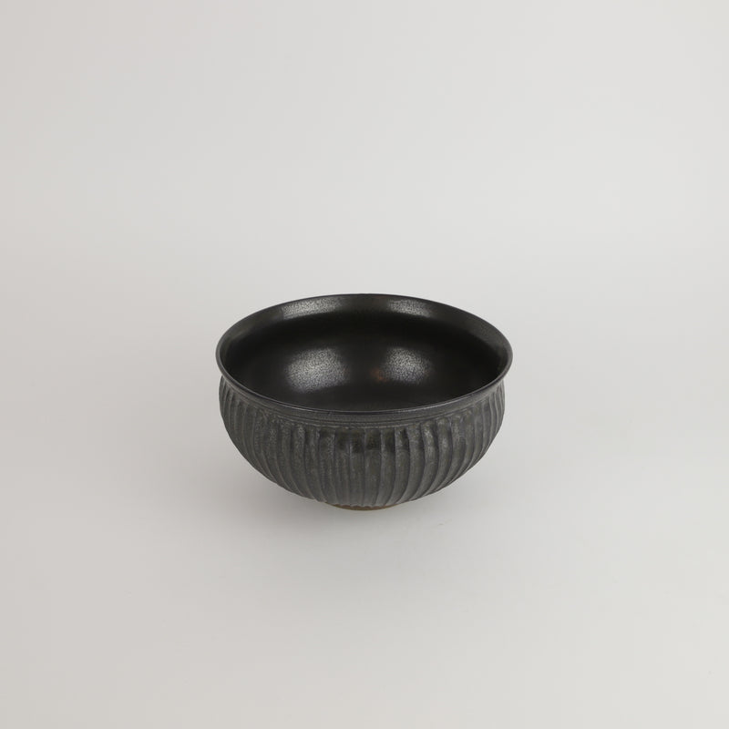 Terunobu Hirata — Fluted Black Matte Serving Bowl
