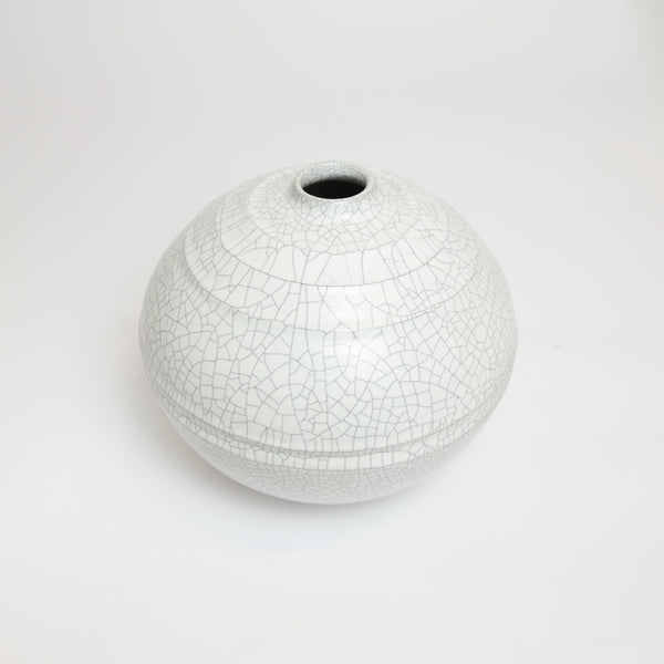 Terunobu Hirata — Vase in White Crackle Glaze