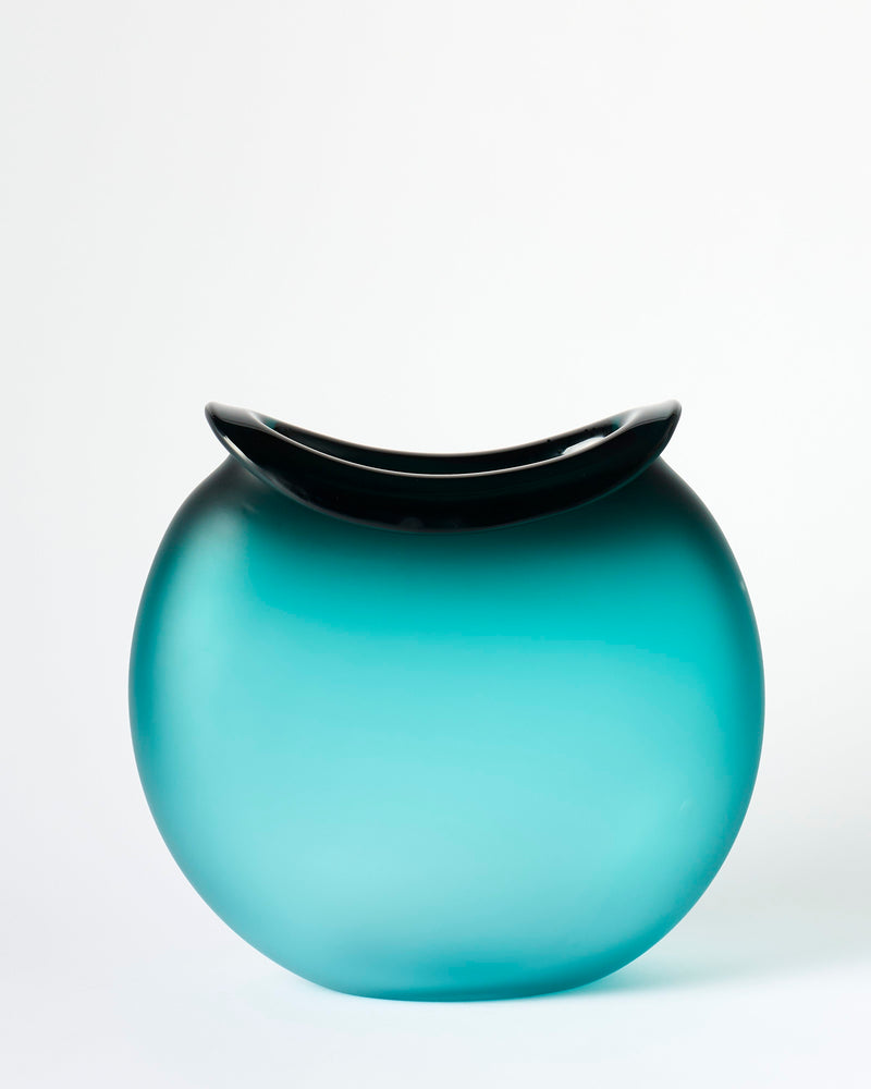 Ruth Allen — 'Luscious Lip' Vase in Emerald