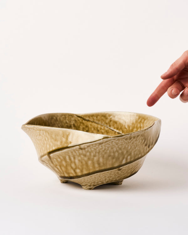 Terunobu Hirata —  Large Faceted Ash Glaze Bowl