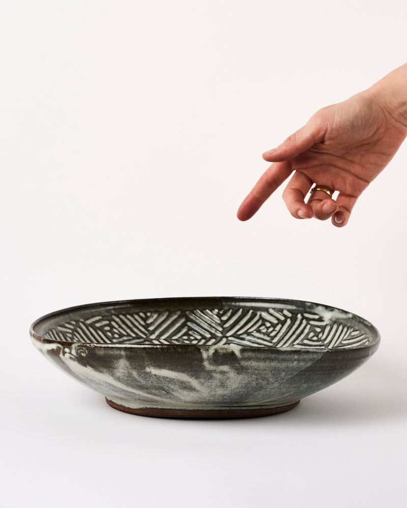 Terunobu Hirata —  Carved Ash Hagi Glaze Plate