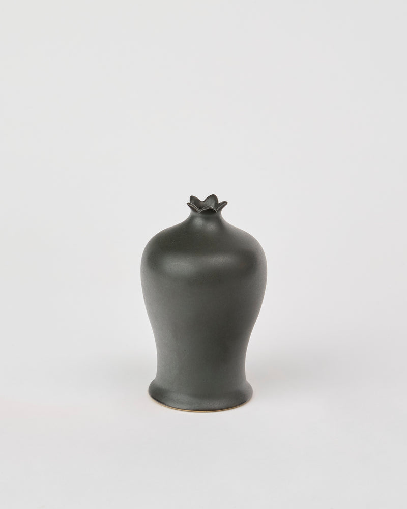 Asahi So —  Medium Pod Vase in Inky Black