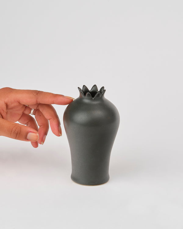 Asahi So —   Medium Pod Vase in Inky Black