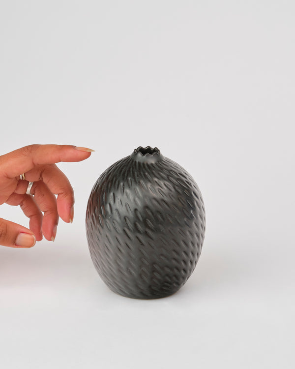 Asahi So —   Medium Carved Budvase in Inky Black