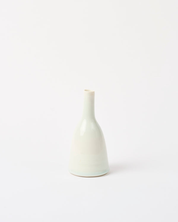 Elizabeth Masters – Single Stem Vessel in 'Morning Sky'