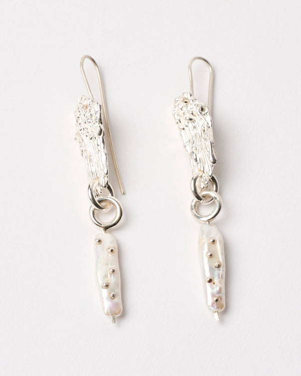 Sophie Quinn  — 'Textured Long Pearl' Earrings in Sterling Silver with Freshwater Pearls