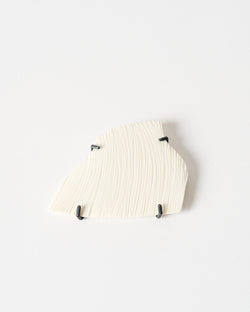 Leslie Matthews – 'Gestures #2', Brooch, 2022