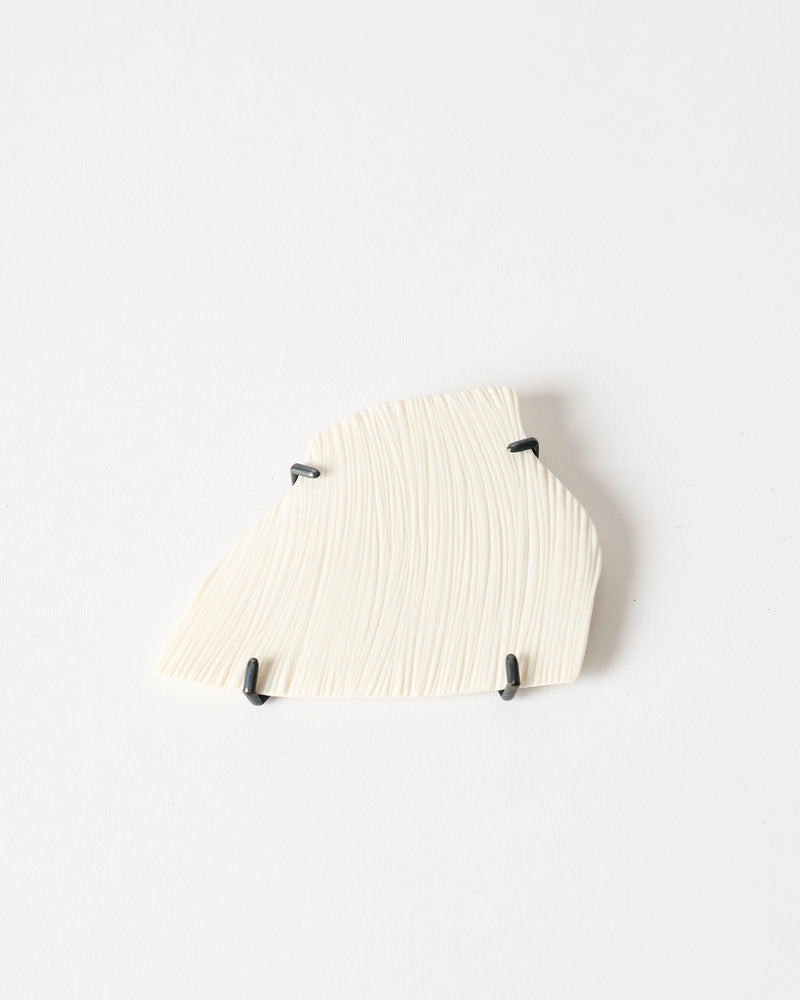 Leslie Matthews – 'Gestures #2', Brooch, 2022