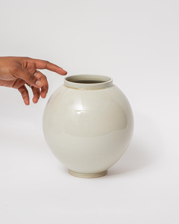 House Editions – 'Display Moon Jar' in White Velvet