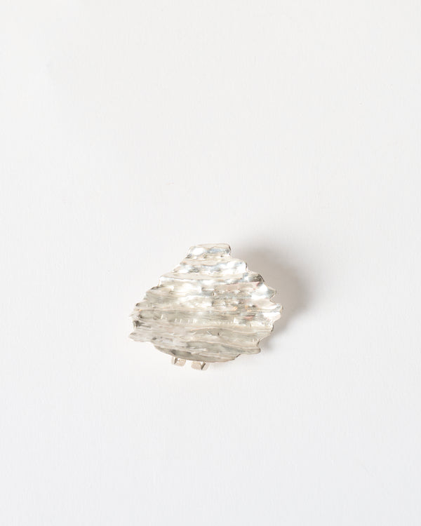 Emily O'Brien – 'Chip on the Shoulder', Large Brooch in Silver