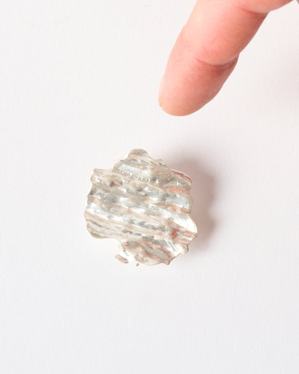Emily O'Brien – 'Chip on the Shoulder', Medium Brooch in Silver