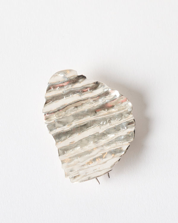 Emily O'Brien – 'Chip on the Shoulder', Medium Brooch in Silver