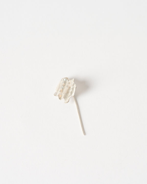 Emily O'Brien – 'Chip on the Shoulder', Small Pin in Silver