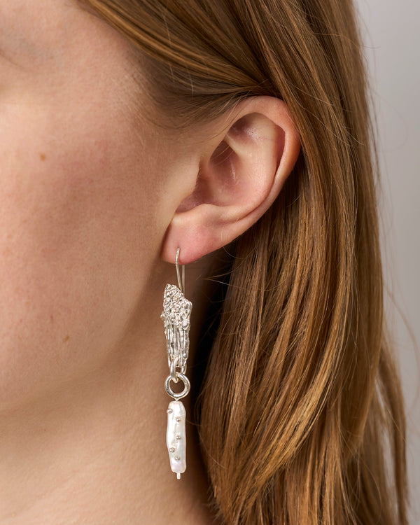 Sophie Quinn  — 'Textured Long Pearl' Earrings in Sterling Silver with Freshwater Pearls