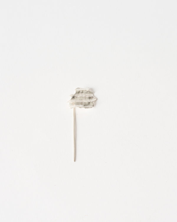 Emily O'Brien – 'Chip on the Shoulder', Small Pin in Silver