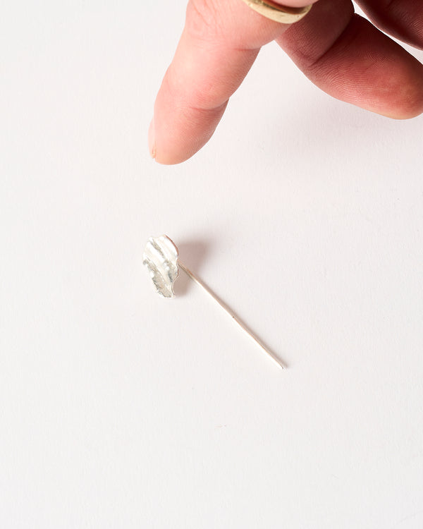 Emily O'Brien – 'Chip on the Shoulder', Small Pin in Silver