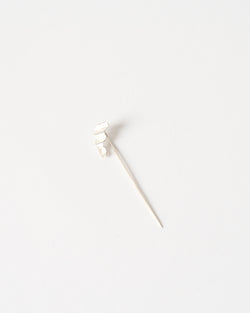 Emily O'Brien – 'Chip on the Shoulder', Small Pin in Silver