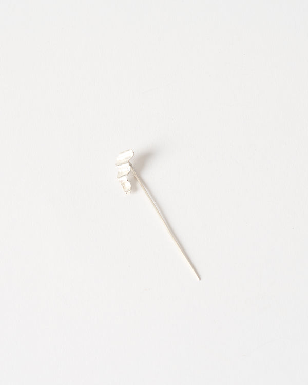 Emily O'Brien – 'Chip on the Shoulder', Small Pin in Silver