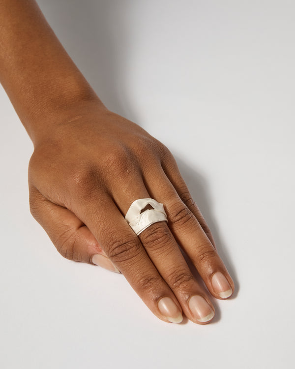 ZIPEI — 'Paper' Ring in Bleached Silver