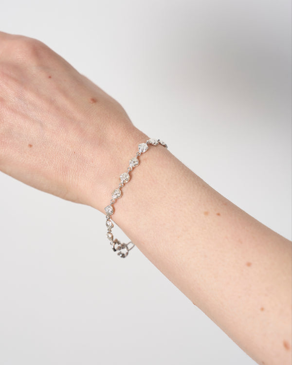 Alicia Hannah Naomi — 'Moraine' Bracelet in Silver
