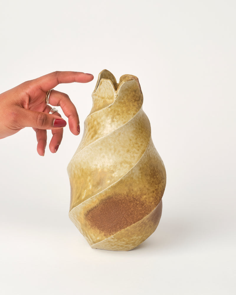 Terunobu Hirata — Twist Facteed Vase in Ash Glaze