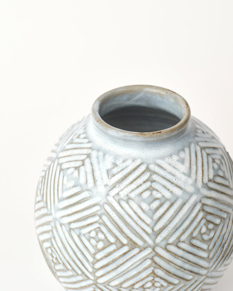 Terunobu Hirata — Geometrically Carved Vase in White Straw