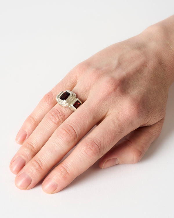 Juan Castro —  'Europa' Ring in Silver and Garnet