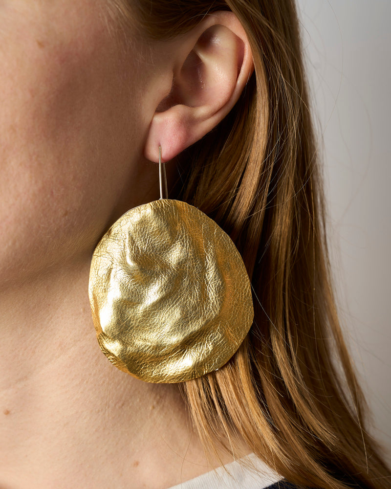 Gabbee Stolp — 'Soft Shell' Earrings with Oyster Shells