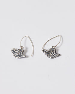 Tara Lofhelm — 'Laiva' Earrings in Oxidised Silver