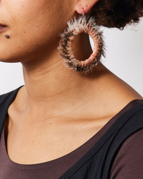 Ange Jeffery– 'Dingo' Woven Hoop Earrings in Peach