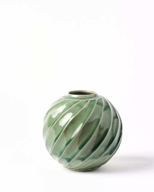 Terunobu Hirata —  'Iga Ryokubai' Faceted Twist Moon Vase