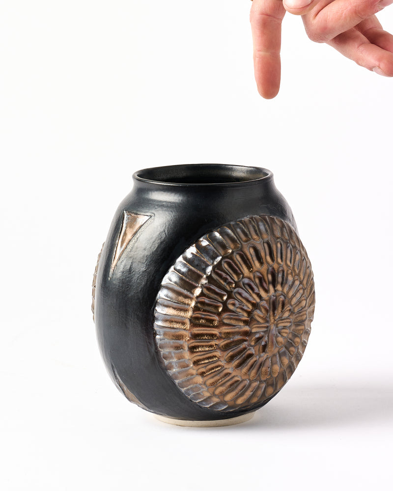 Terunobu Hirata —  Carved Gold Lustre Vase Vase