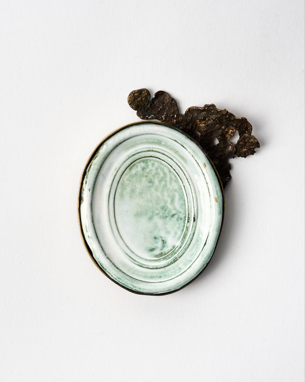 Teegan Horat –  'Frame Brooch' in Brass