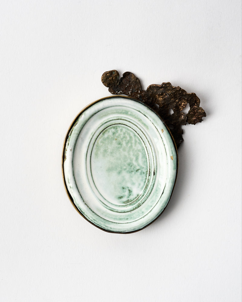 Teegan Horat –  'Frame Brooch' in Brass