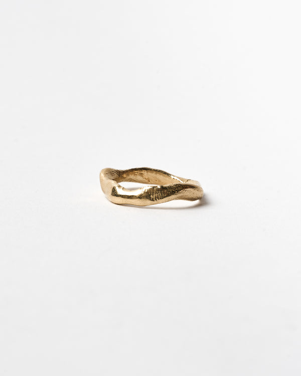 ZIPEI — 'Dance Ring" in 9ct Gold