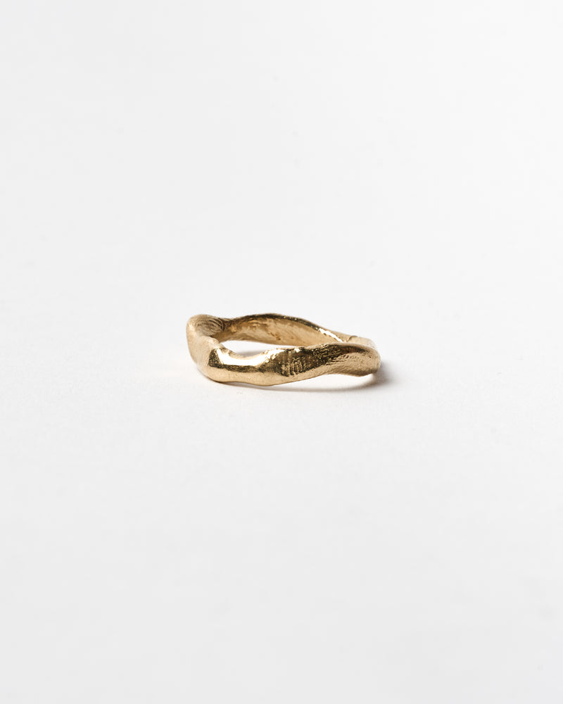 ZIPEI — 'Dance Ring" in 9ct Gold