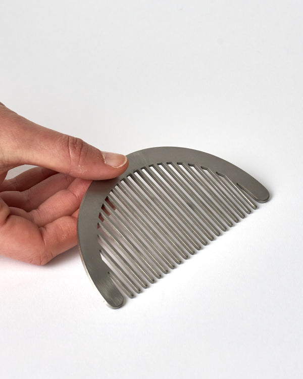 Anna Varendorff  — Half-moon Comb, 2025