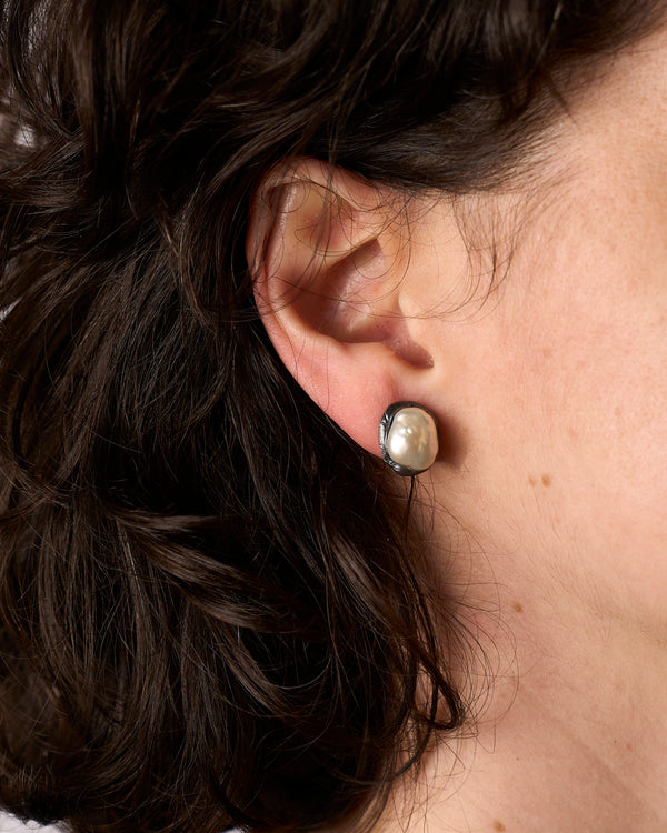 ZIPEI — 'Pearl Studs' in Oxidised Silver