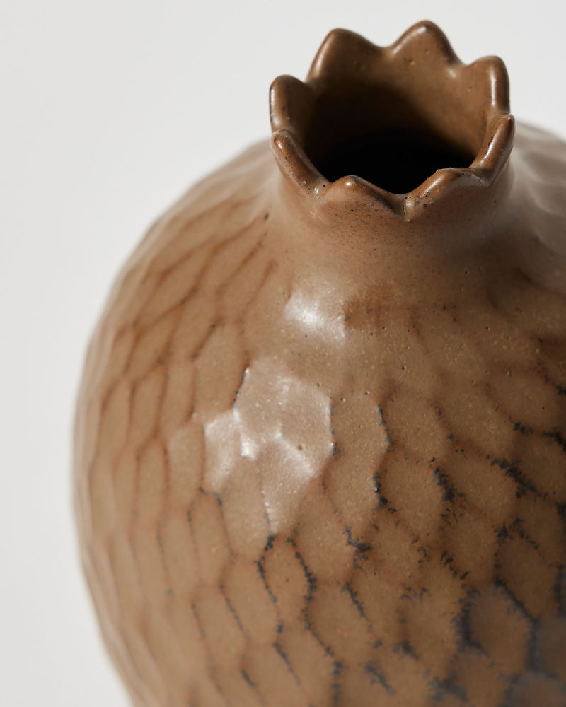 Asahi So —  Medium Carved Pod Vase in Nutmeg