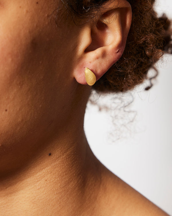Liv Boyle — 'Mussel', Stud Earrings in Gold