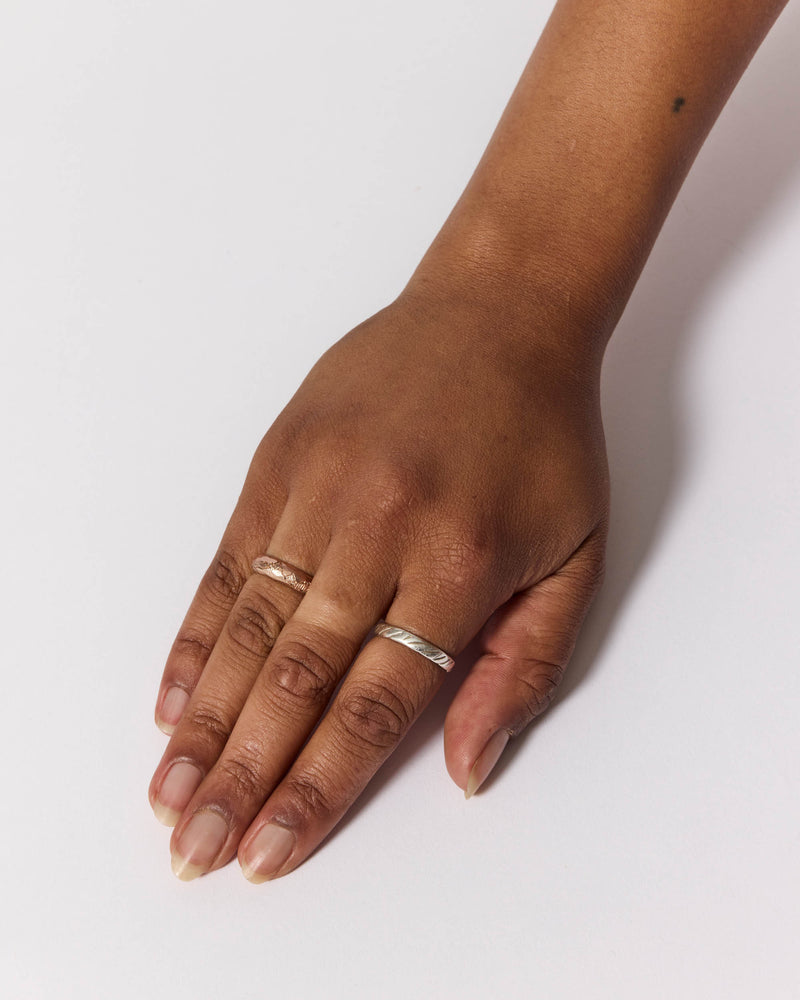 Laura Deakin — 'Mountain Range Ring I' in Rose Gold