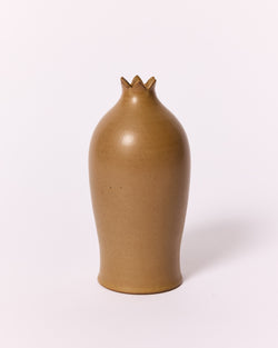 Asahi So —  Medium Carved Podvase in Nutmeg