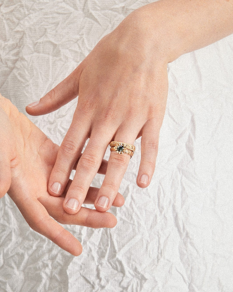 Abby Seymour — 'Ludere' Ring in Gold and Sapphire