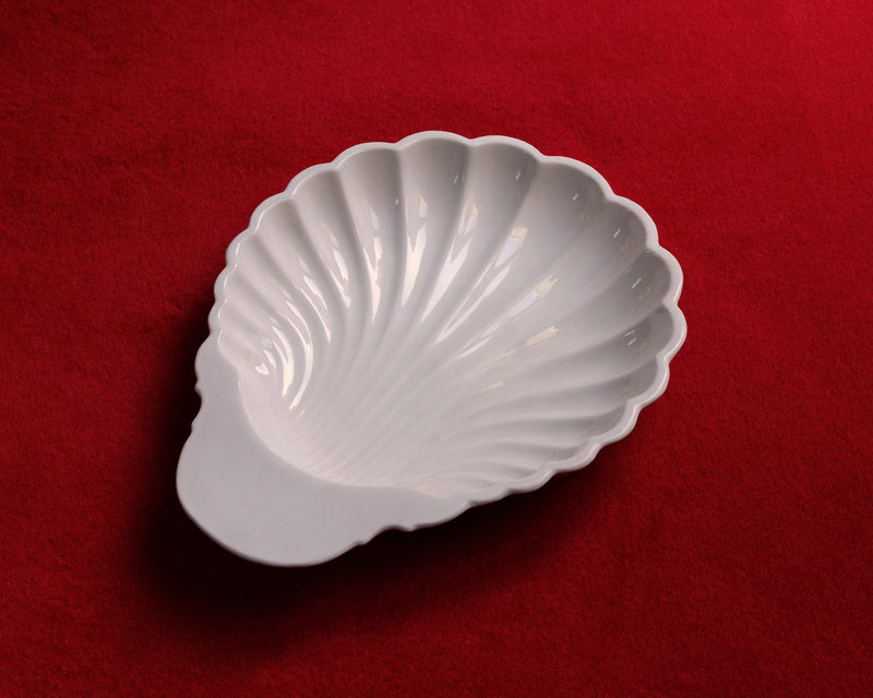 Claire Ellis – 'Service! Scallop Dish', 2024