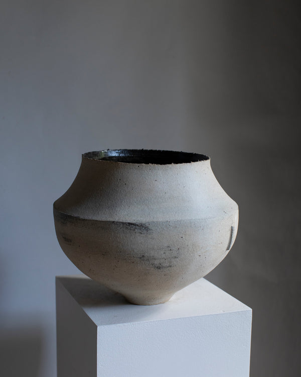 Astrid Soloman  — Vase #3, 2025