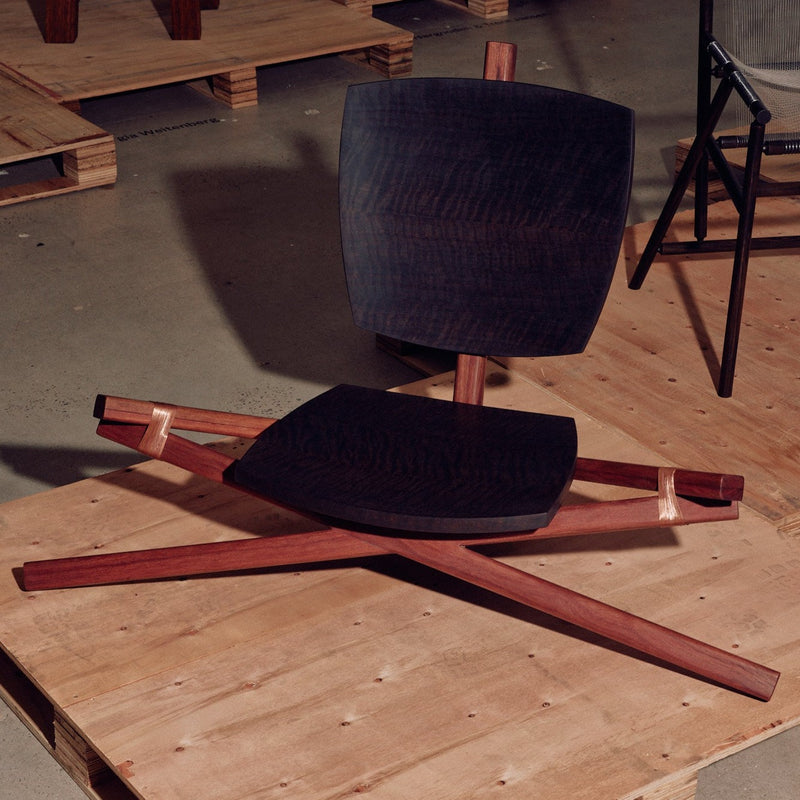 Bonhula Yunupingu x Damien Wright  — Bonggawa’wu Nhana’nhamirri (Boss’s chair), 2022 