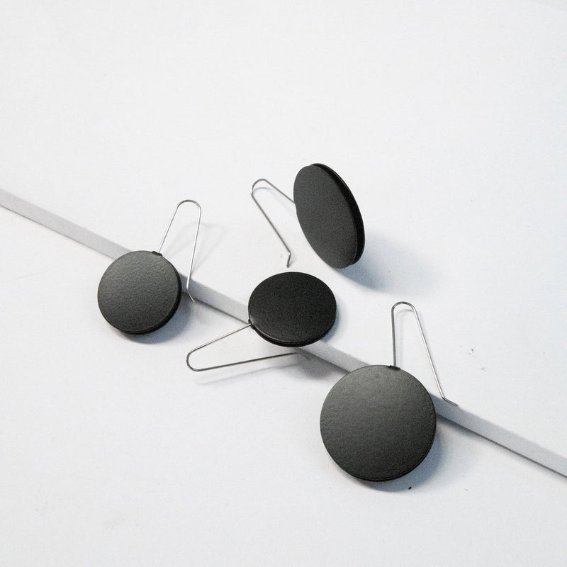 Ferro Forma —  Small Circle Earrings in Black Stainless Steel